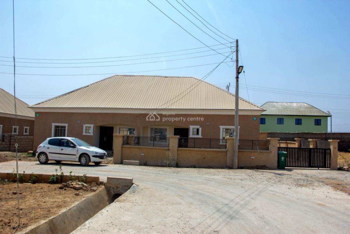 2 Bedrooms Semi Detached Bungalow, Breden3 Estate , Off Royal Blue Hotel Shebwokma Lga Nasarawa, Karu, Nasarawa, Semi-detached Bungalow for Sale