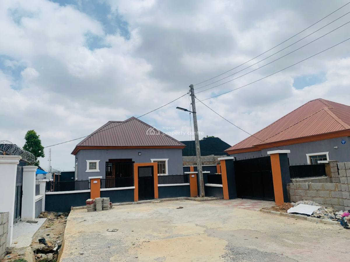 2 Bedrooms Semi Detached Bungalow, Breden3 Estate , Off Royal Blue Hotel Shebwokma Lga Nasarawa, Karu, Nasarawa, Semi-detached Bungalow for Sale