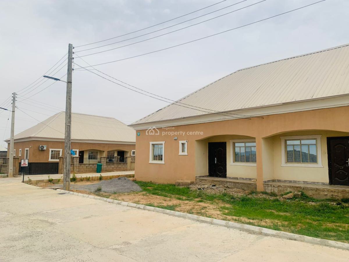 2 Bedrooms Semi Detached Bungalow, Breden3 Estate , Off Royal Blue Hotel Shebwokma Lga Nasarawa, Karu, Nasarawa, Semi-detached Bungalow for Sale