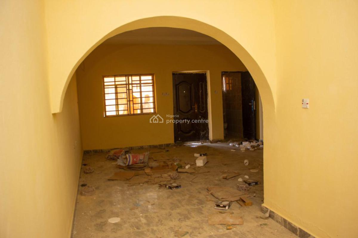 2 Bedrooms Semi Detached Bungalow, Breden3 Estate , Off Royal Blue Hotel Shebwokma Lga Nasarawa, Karu, Nasarawa, Semi-detached Bungalow for Sale