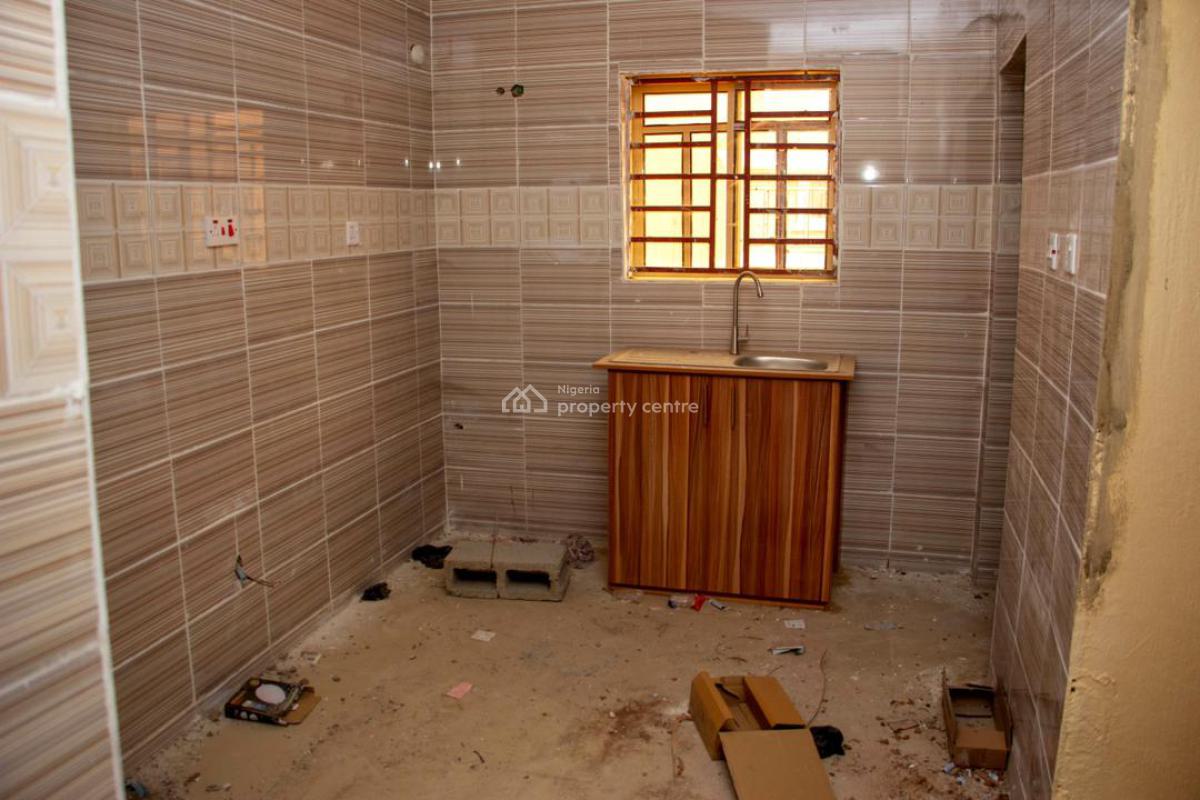 2 Bedrooms Semi Detached Bungalow, Breden3 Estate , Off Royal Blue Hotel Shebwokma Lga Nasarawa, Karu, Nasarawa, Semi-detached Bungalow for Sale