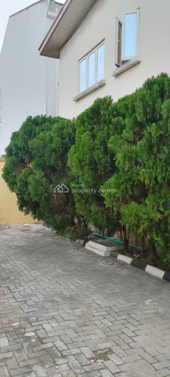 a Spacious Room Self Contained Studio, Chevron Drive North Point Estate Chevron, Lekki, Lagos, Self Contain (single Rooms) for Rent
