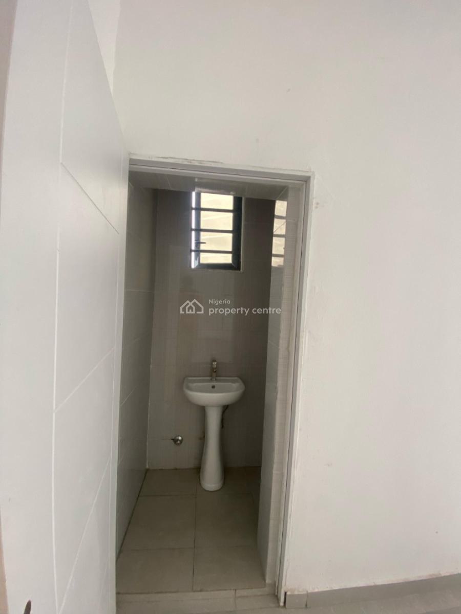 Stunning 1 & 2 Bedroom Apartments with Swimming Pool and Gym, Ologolo, Lekki, Lagos, Flat / Apartment for Sale