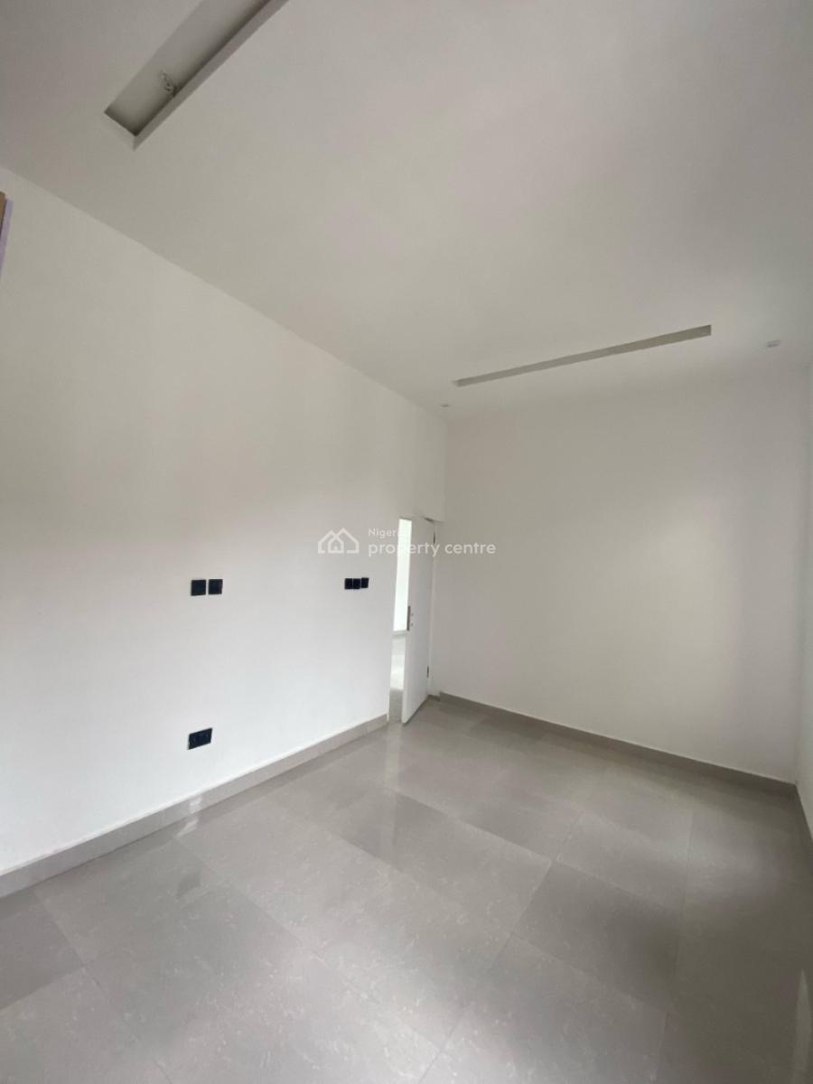 Stunning 1 & 2 Bedroom Apartments with Swimming Pool and Gym, Ologolo, Lekki, Lagos, Flat / Apartment for Sale