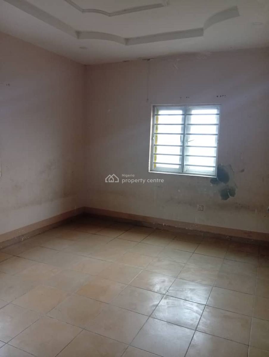Spacious 3-bedroom Flat Upper Floor, Okun Ajah Lagos, Ajah, Lagos, Flat / Apartment for Rent
