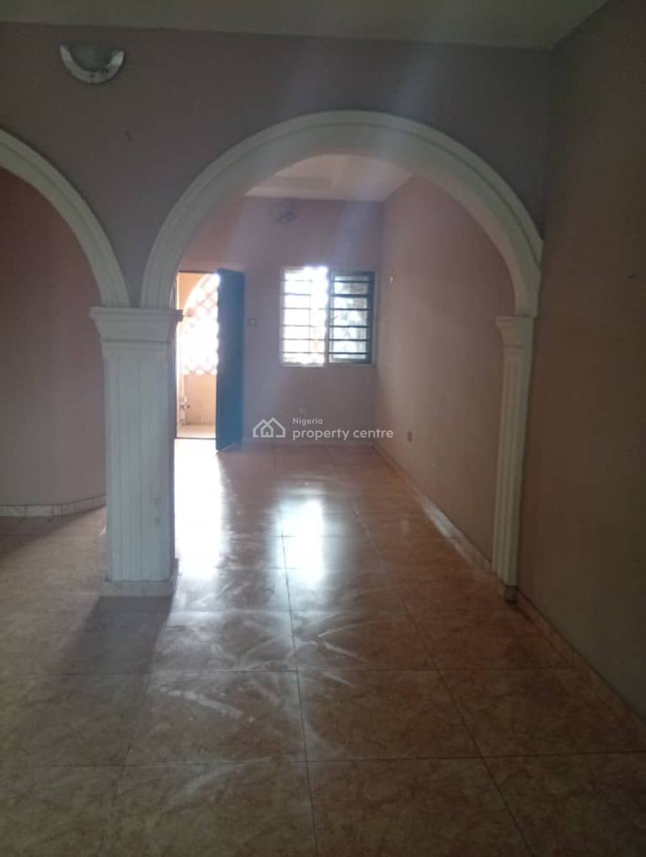 Spacious 3-bedroom Flat Upper Floor, Okun Ajah Lagos, Ajah, Lagos, Flat / Apartment for Rent