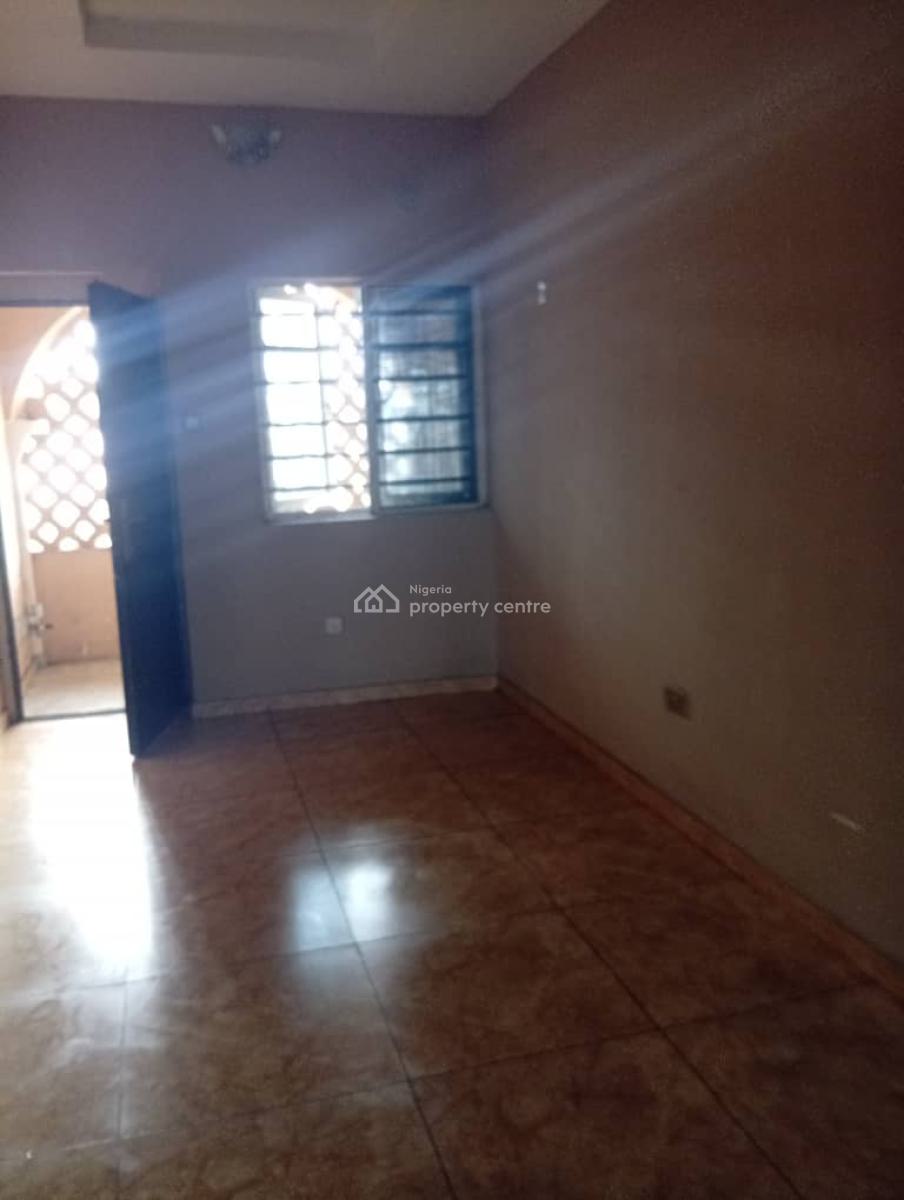 Spacious 3-bedroom Flat Upper Floor, Okun Ajah Lagos, Ajah, Lagos, Flat / Apartment for Rent