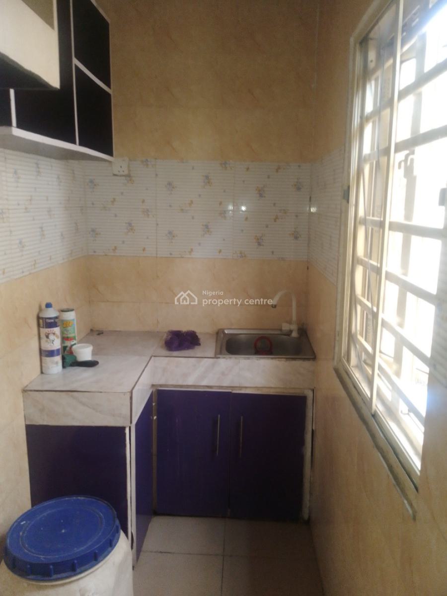 Miniflat Upstairs, Osapa, Lekki, Lagos, Mini Flat (room and Parlour) for Rent