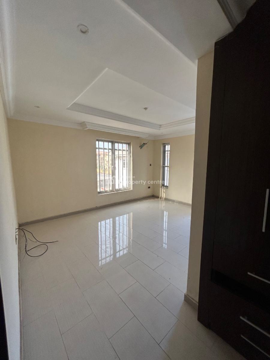 Well Maintained and Spacious 3bedroom Apartment, New Road, Lekki, Lagos, Flat / Apartment for Rent