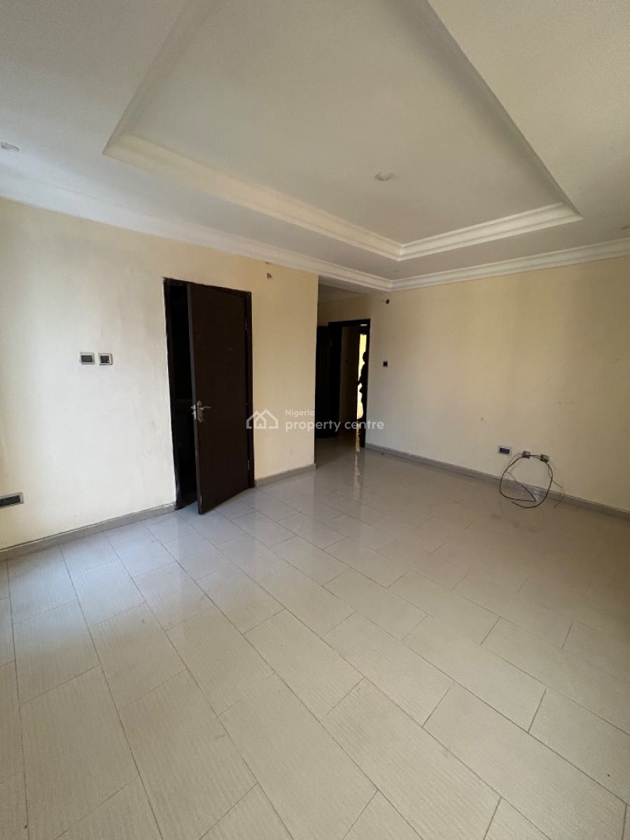 Well Maintained and Spacious 3bedroom Apartment, New Road, Lekki, Lagos, Flat / Apartment for Rent