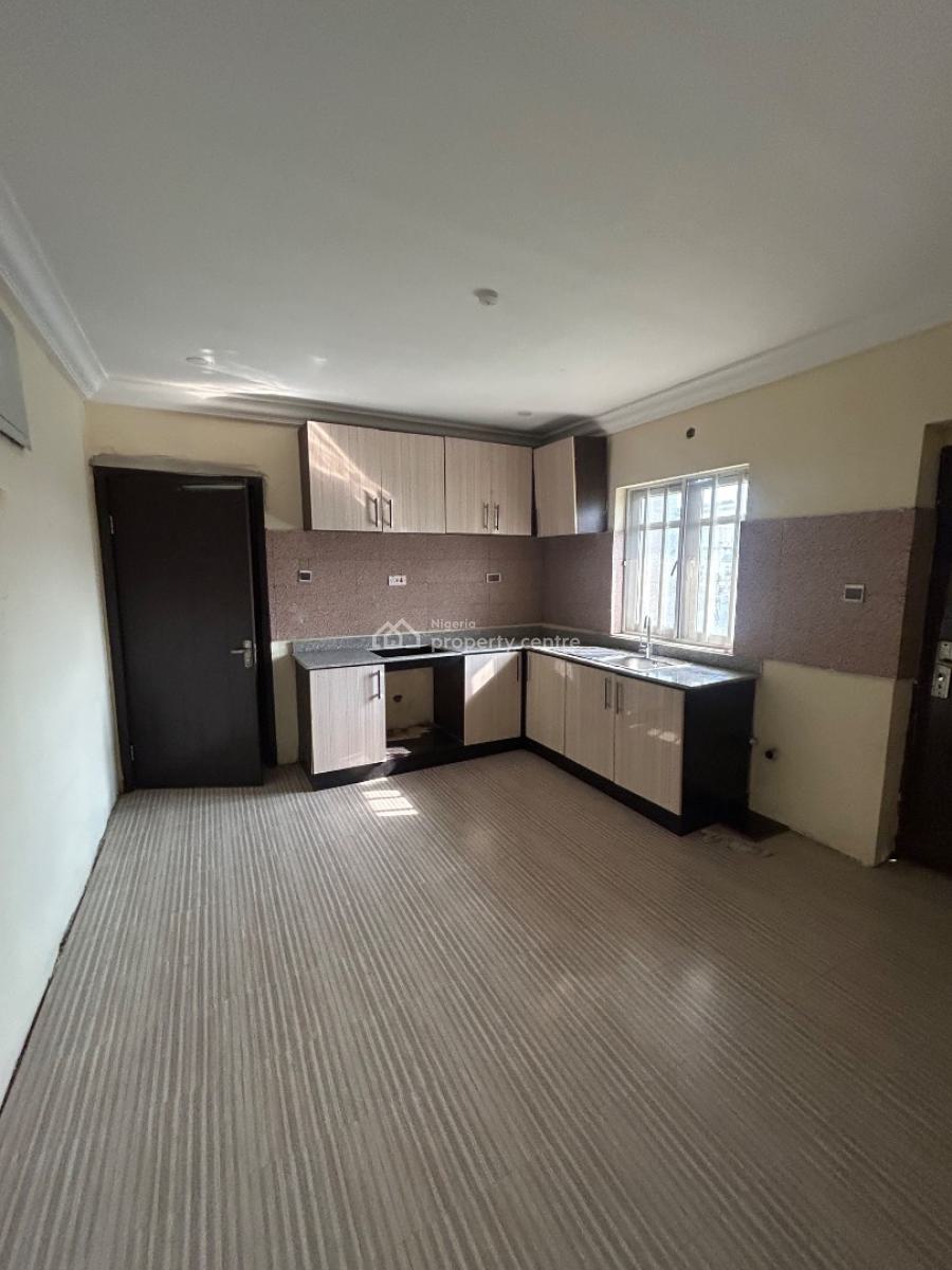 Well Maintained and Spacious 3bedroom Apartment, New Road, Lekki, Lagos, Flat / Apartment for Rent