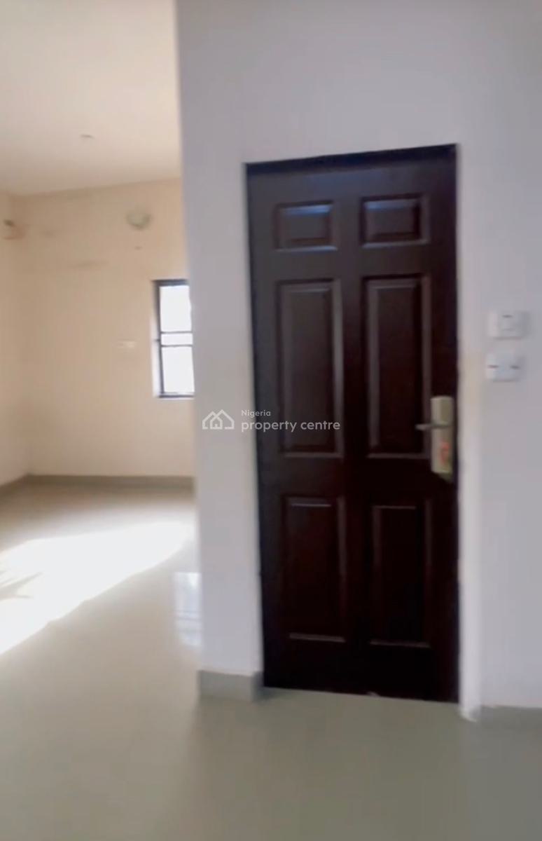 Clean 3 Bedroom Flat , 2nd Floor, Tarred Rd, By Arab, Utako, Abuja, Flat / Apartment for Rent