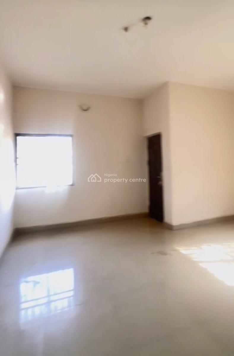 Clean 3 Bedroom Flat , 2nd Floor, Tarred Rd, By Arab, Utako, Abuja, Flat / Apartment for Rent