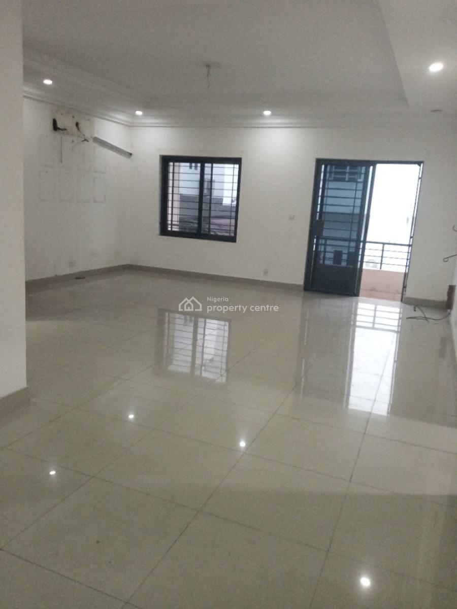 Sharp and Spacious 3bedroom Secured Estate 3 Toilets, Secured Estate, Osapa, Lekki, Lagos, Flat / Apartment for Rent