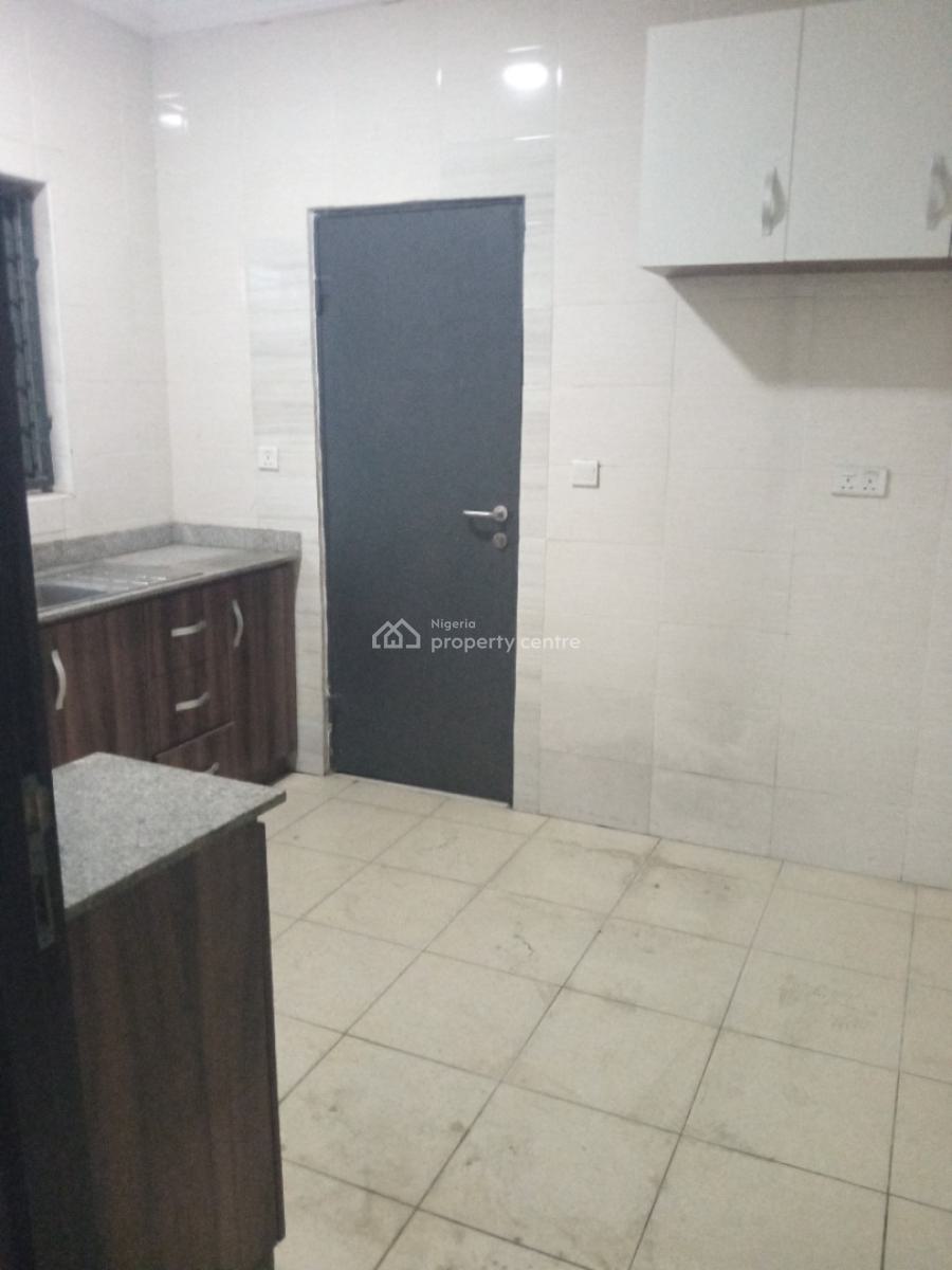 Sharp and Spacious 3bedroom Secured Estate 3 Toilets, Secured Estate, Osapa, Lekki, Lagos, Flat / Apartment for Rent