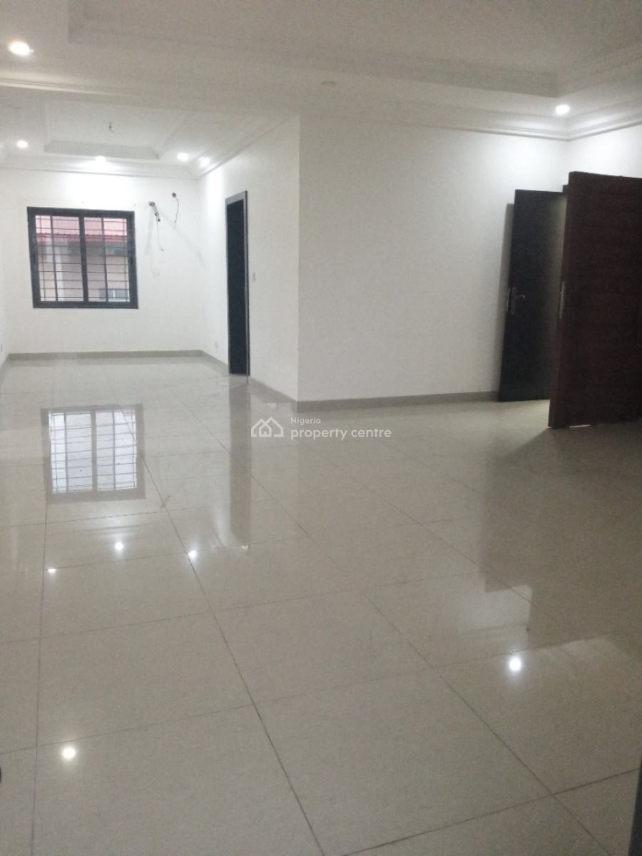 Sharp and Spacious 3bedroom Secured Estate 3 Toilets, Secured Estate, Osapa, Lekki, Lagos, Flat / Apartment for Rent