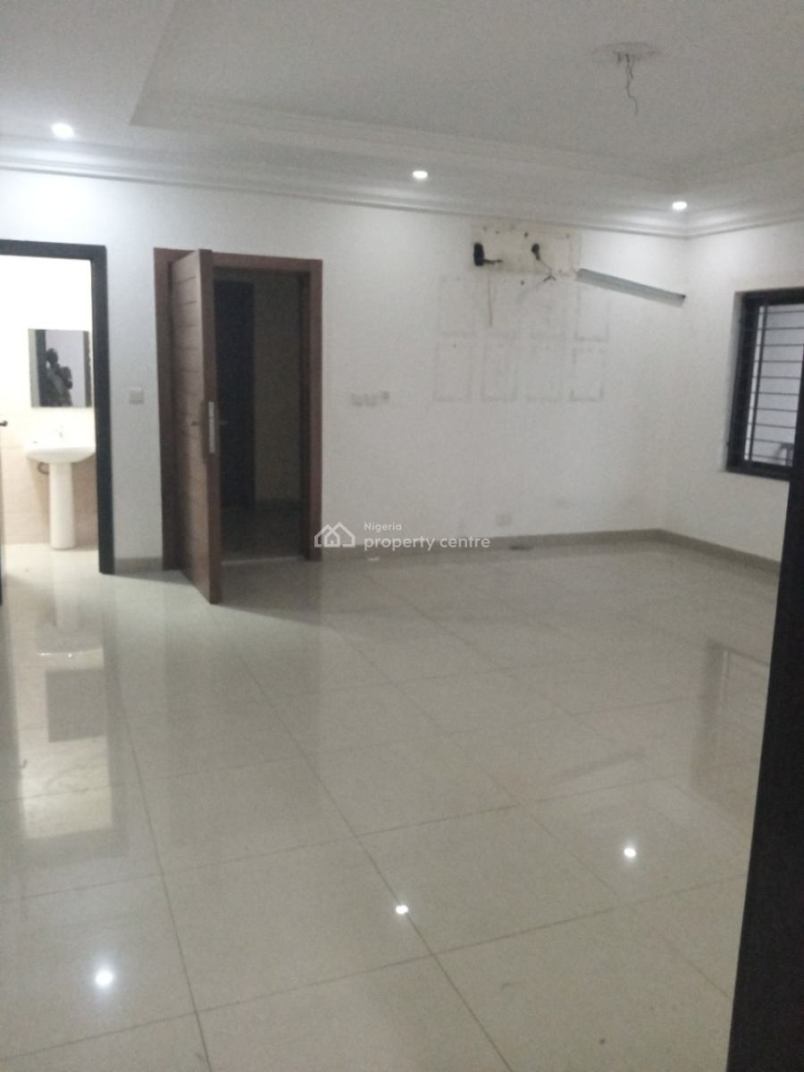 Sharp and Spacious 3bedroom Secured Estate 3 Toilets, Secured Estate, Osapa, Lekki, Lagos, Flat / Apartment for Rent