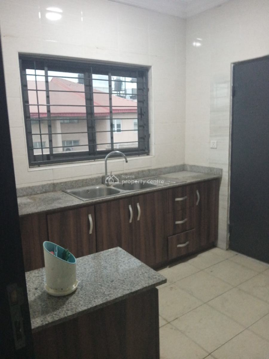 Sharp and Spacious 3bedroom Secured Estate 3 Toilets, Secured Estate, Osapa, Lekki, Lagos, Flat / Apartment for Rent