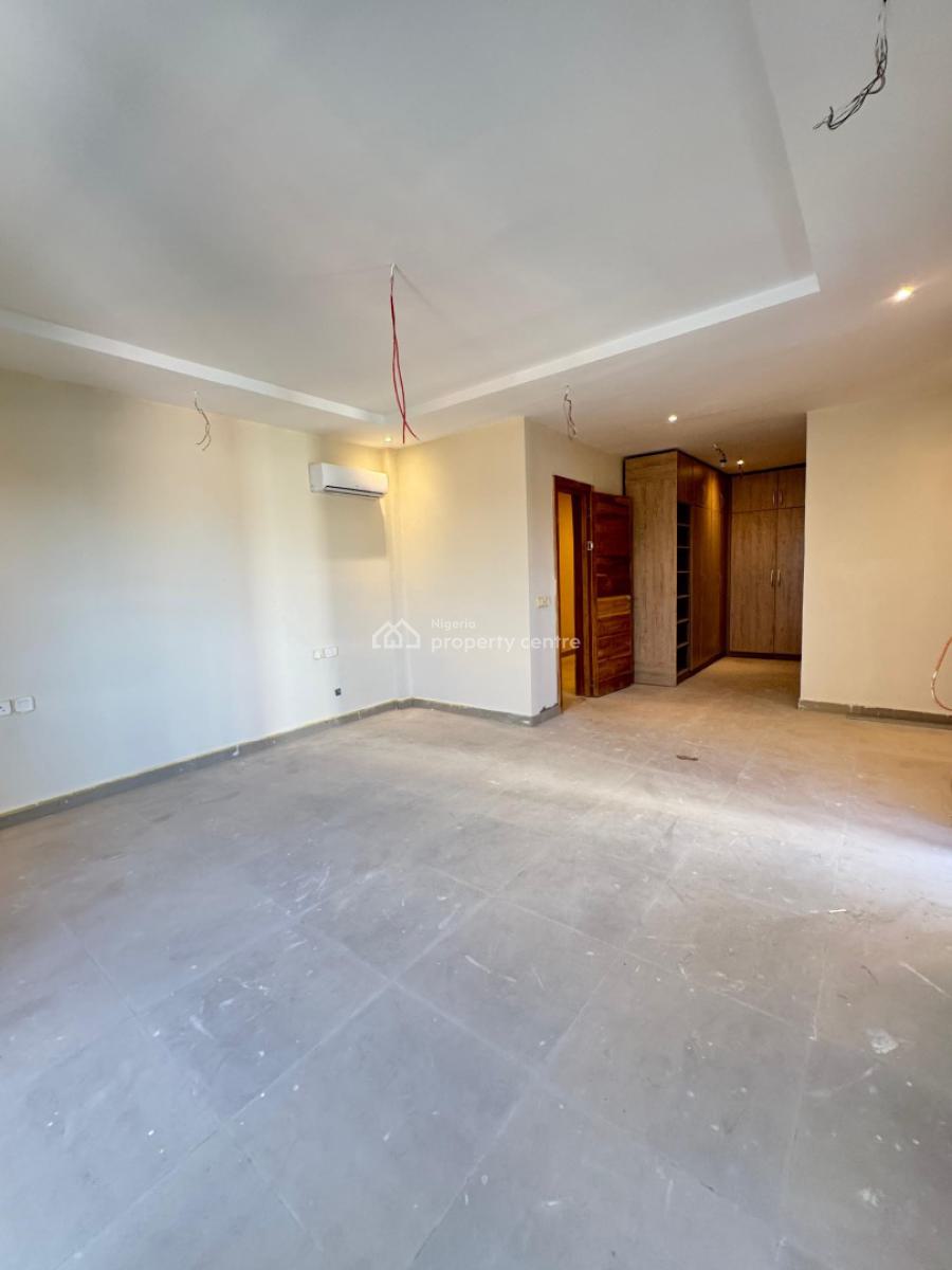Spacious 2-bedroom Apartment with Top-tier Amenities, Lekki Phase 1, Lekki, Lagos, Block of Flats for Sale