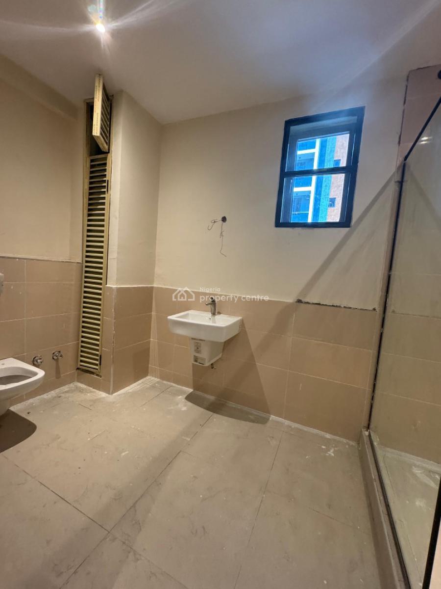 Spacious 2-bedroom Apartment with Top-tier Amenities, Lekki Phase 1, Lekki, Lagos, Block of Flats for Sale