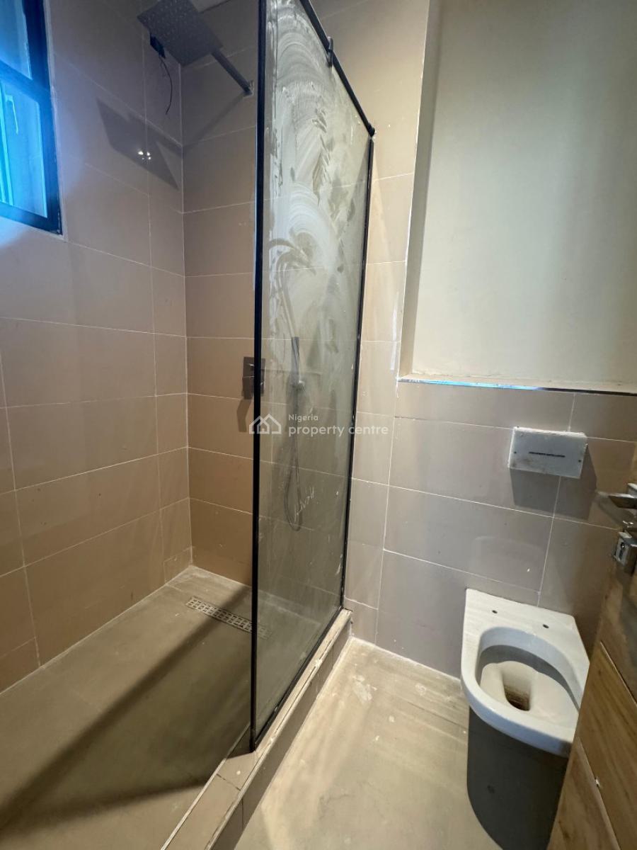 Spacious 2-bedroom Apartment with Top-tier Amenities, Lekki Phase 1, Lekki, Lagos, Block of Flats for Sale