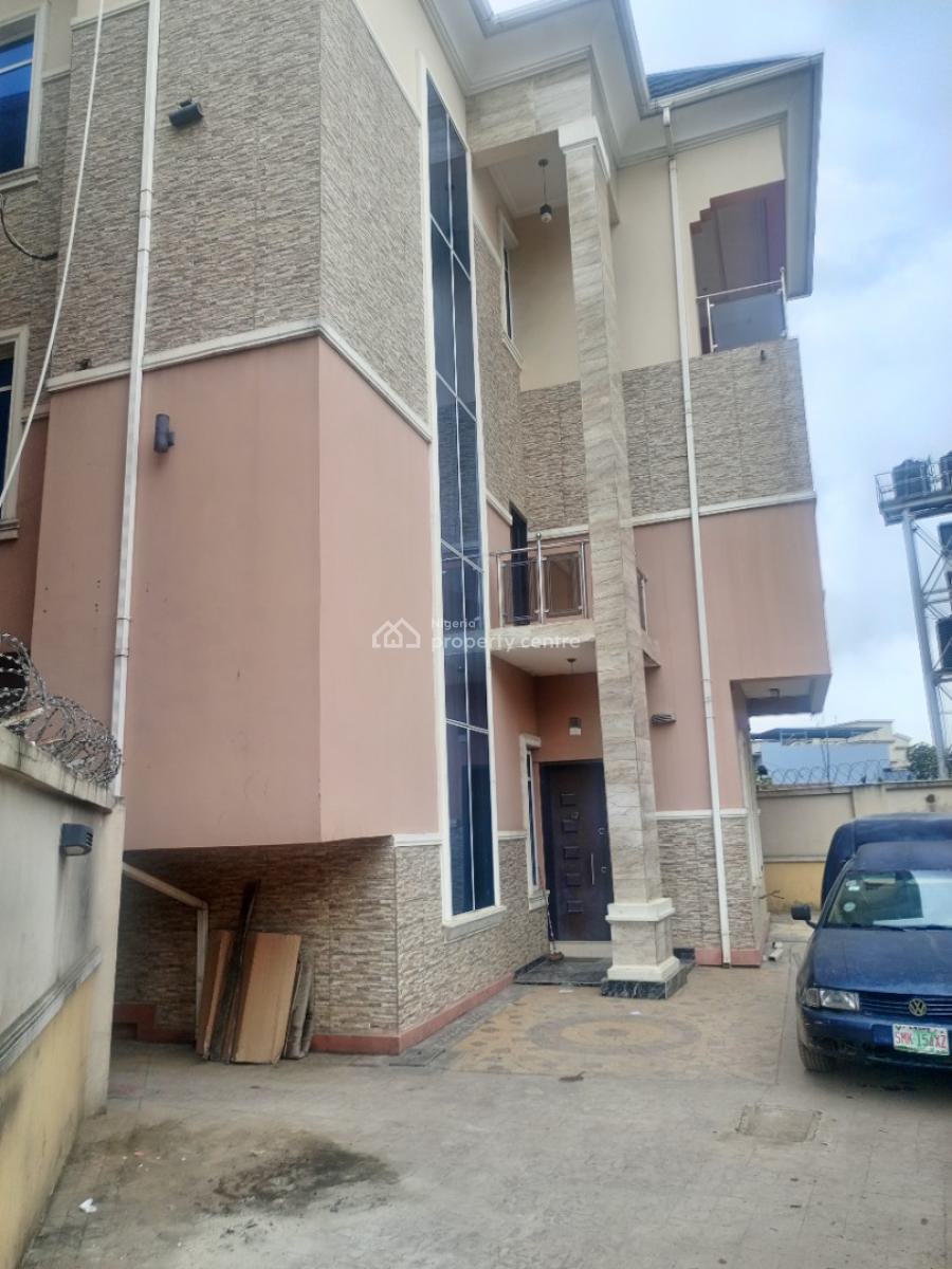 6 Bedroom Fully Detached Duplex Located in a Serene Neighborhood, Ikeja Gra, Ikeja, Lagos, Detached Duplex for Rent