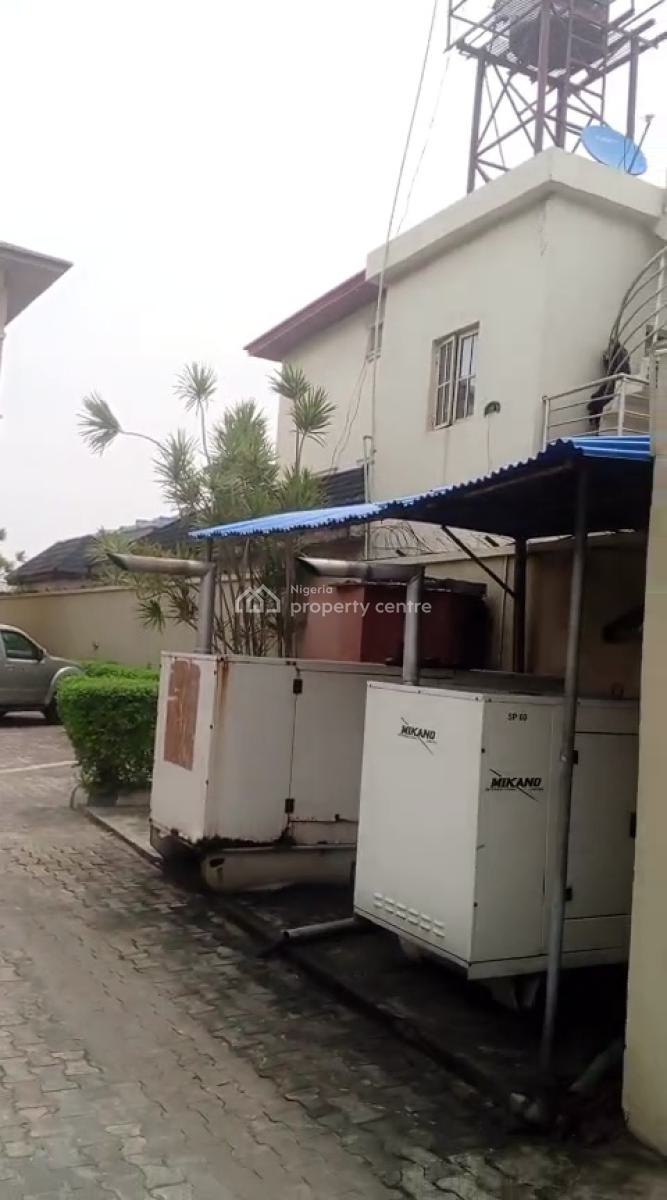 Decent 3bedroom Flat Upstairs Ensuite with Bq, Rhs, Lekki Phase 1, Lekki, Lagos, Flat / Apartment for Rent