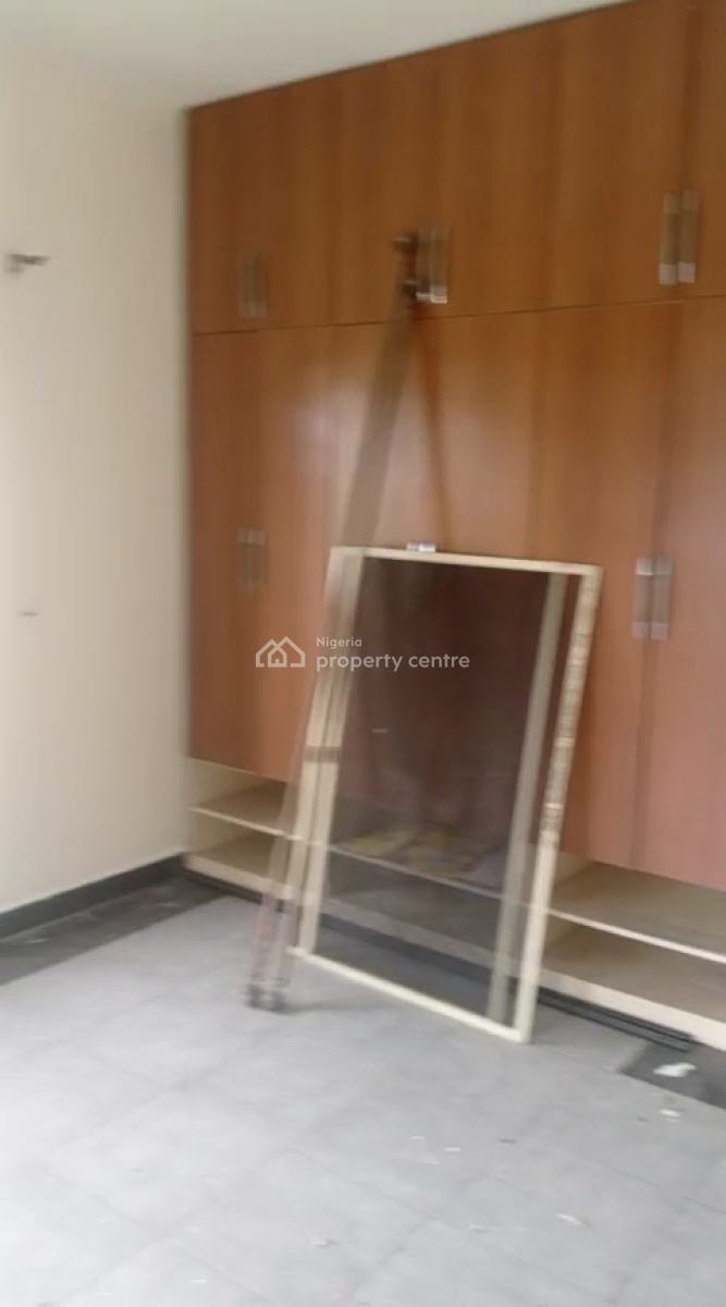 Decent 3bedroom Flat Upstairs Ensuite with Bq, Rhs, Lekki Phase 1, Lekki, Lagos, Flat / Apartment for Rent