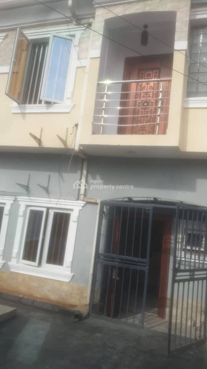 3 Bedroom Terrace Duplex at Ilupeju, Ilupeju, Ilupeju, Lagos, Terraced Duplex for Rent