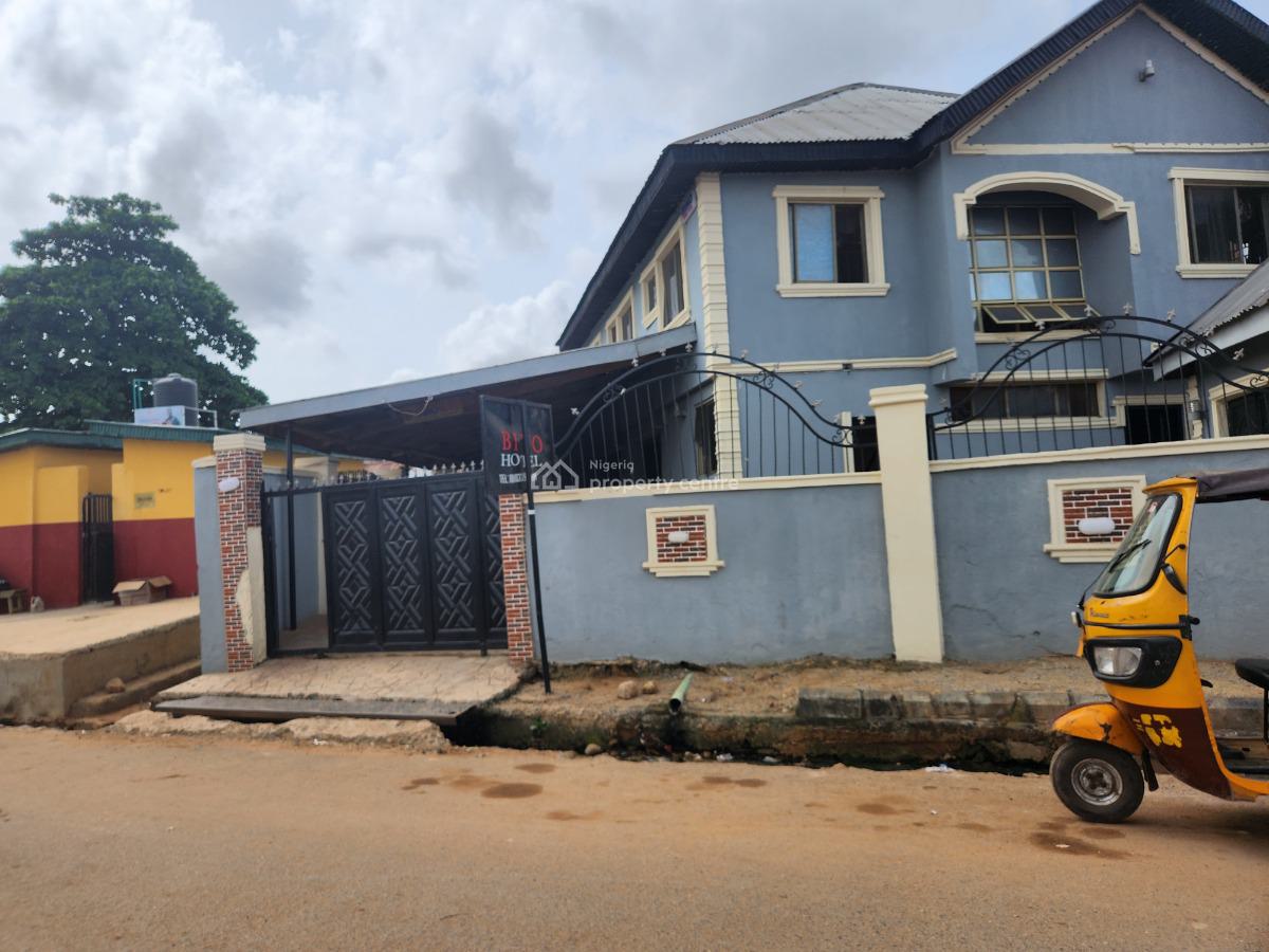 Strategic 6 Room Hotel on a Tarred Road, Near Nta, Agodi Ibadan, Agodi Gate, Ibadan North, Oyo, Hotel / Guest House for Sale