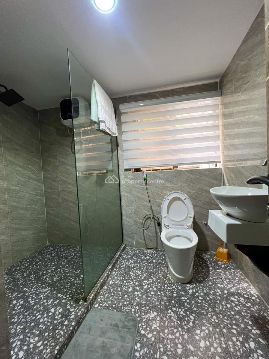 Strategic 3 Bedroom Apartment Near The Road, Near D Rovans Off Ring Road, Challenge, Ibadan, Oyo, Flat / Apartment Short Let
