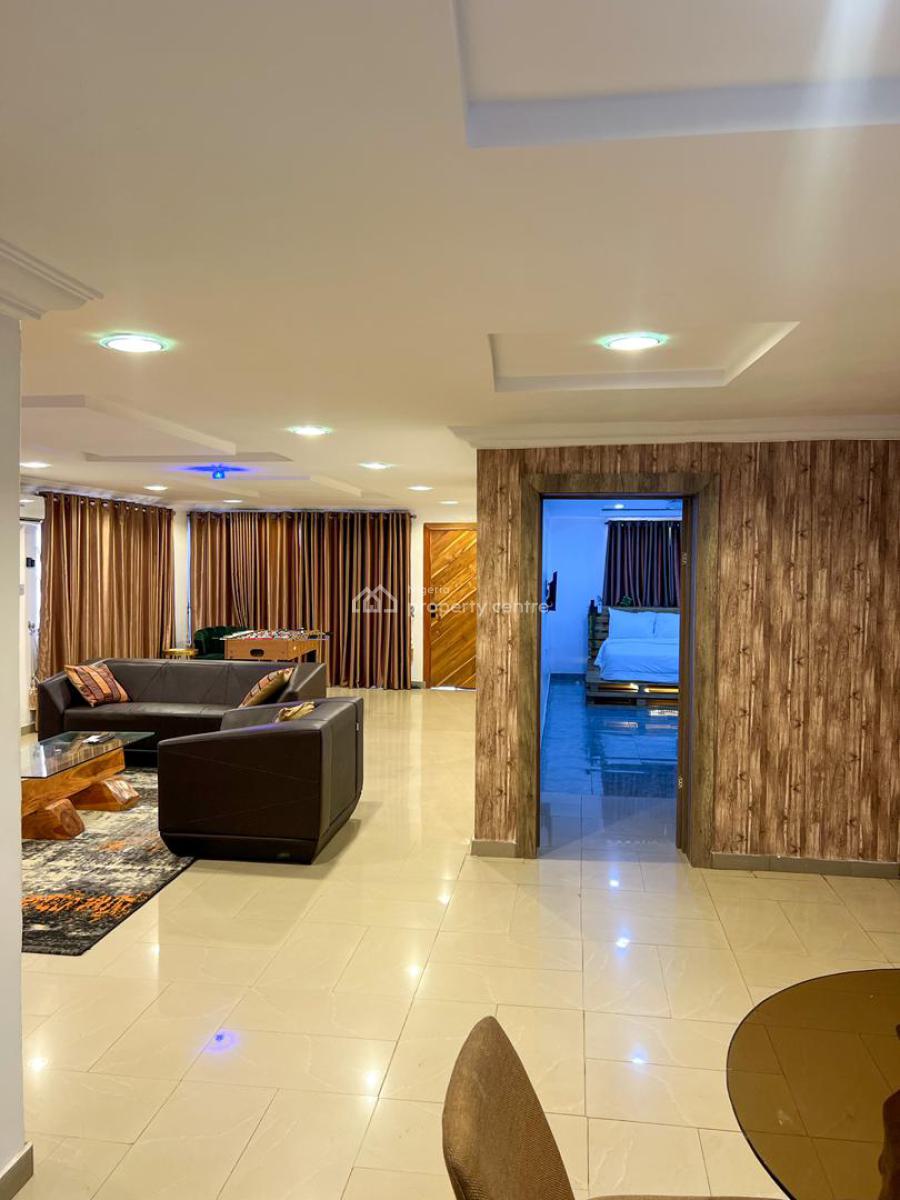 Strategic 3 Bedroom Apartment Near The Road, Near D Rovans Off Ring Road, Challenge, Ibadan, Oyo, Flat / Apartment Short Let