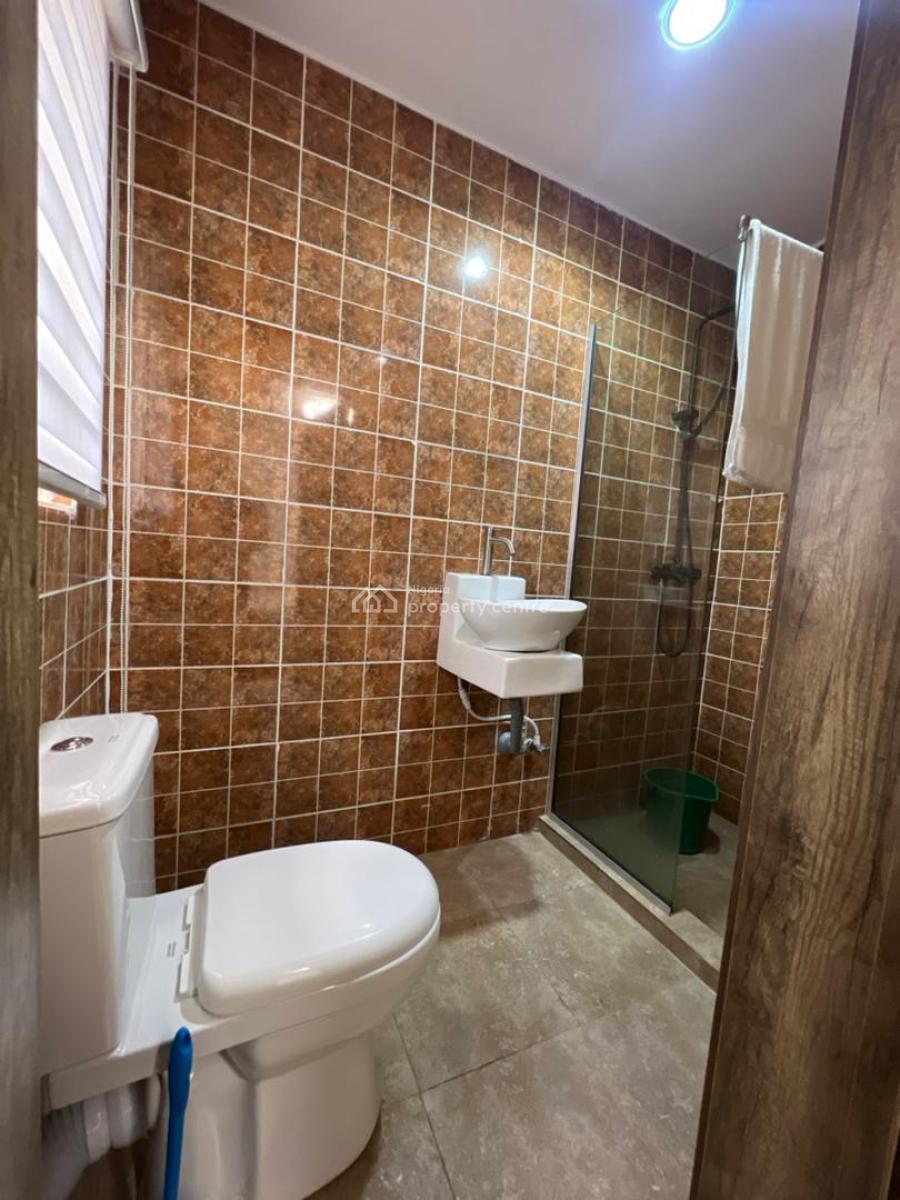 Strategic 3 Bedroom Apartment Near The Road, Near D Rovans Off Ring Road, Challenge, Ibadan, Oyo, Flat / Apartment Short Let