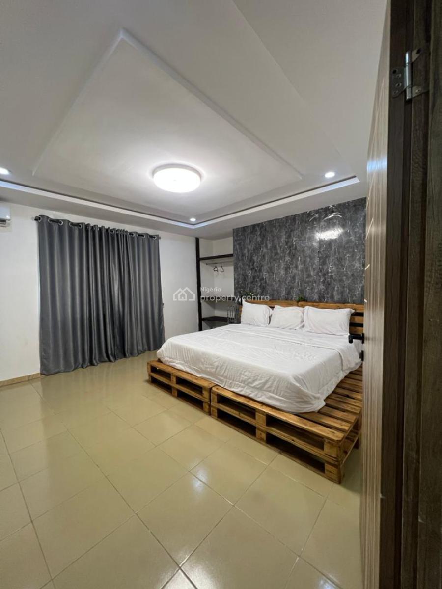Strategic 3 Bedroom Apartment Near The Road, Near D Rovans Off Ring Road, Challenge, Ibadan, Oyo, Flat / Apartment Short Let