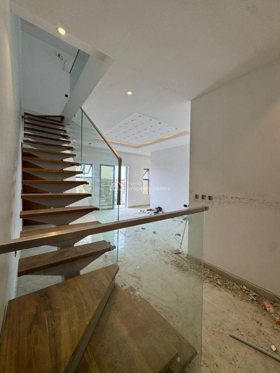 Alluring 2 Bedroom Maisonette with Communal Pool & Gym, Lekki Phase 1, Lekki, Lagos, Block of Flats for Sale