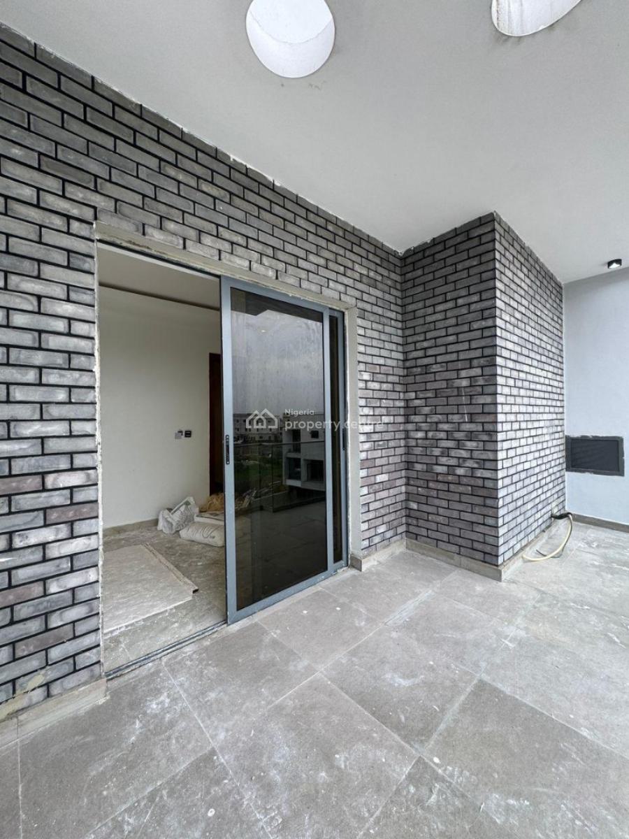Alluring 2 Bedroom Maisonette with Communal Pool & Gym, Lekki Phase 1, Lekki, Lagos, Block of Flats for Sale
