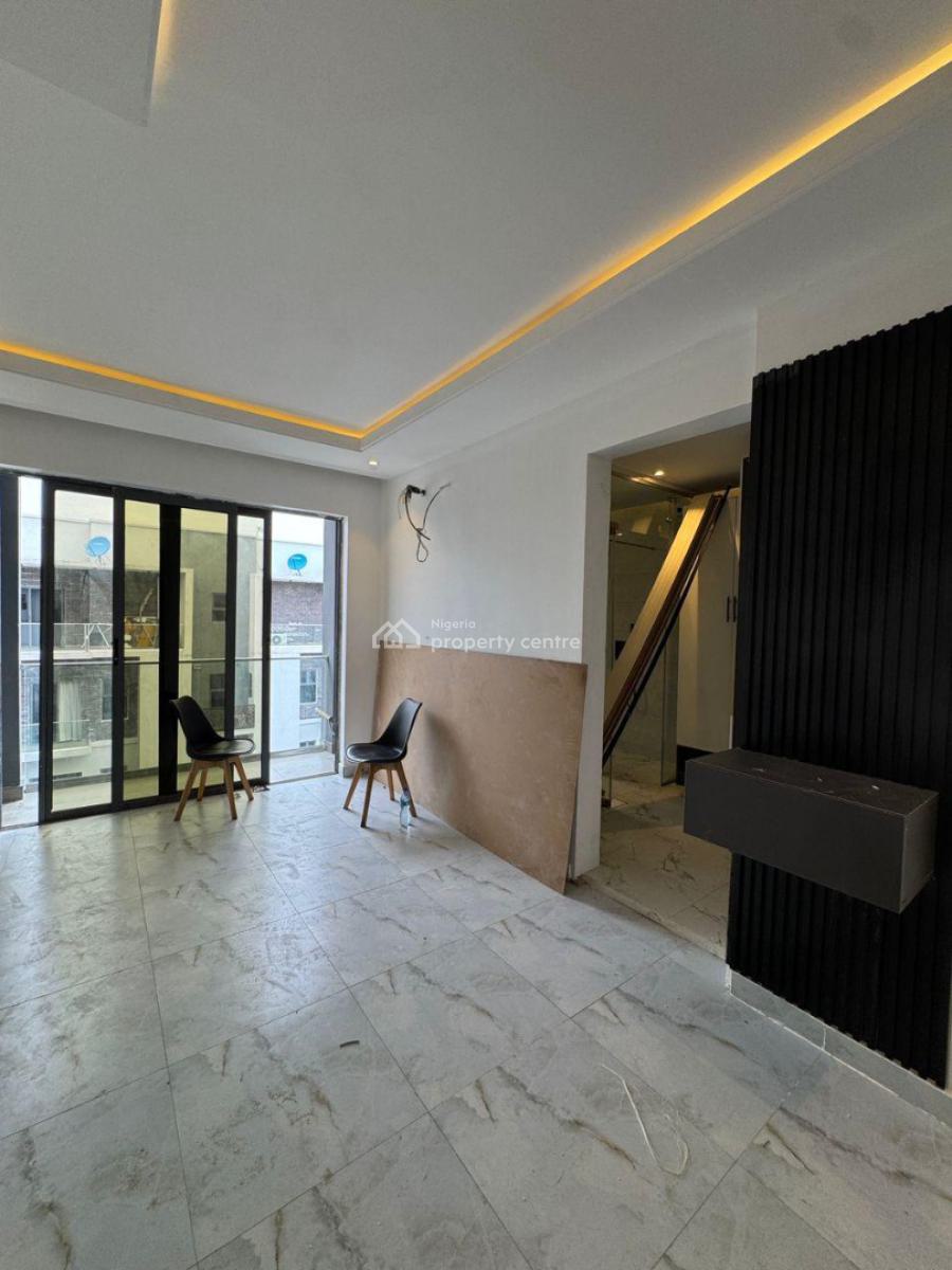 Alluring 2 Bedroom Maisonette with Communal Pool & Gym, Lekki Phase 1, Lekki, Lagos, Block of Flats for Sale