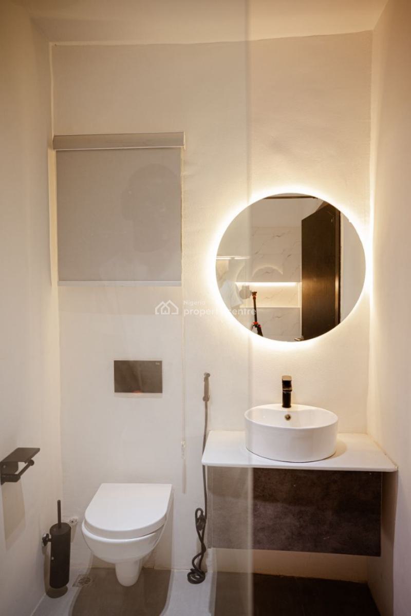 Comfortable 2 Bedrooms with Outdoor Jacuzzi, Off Lagoon School, Lekki Phase 1, Lekki, Lagos, Flat / Apartment Short Let