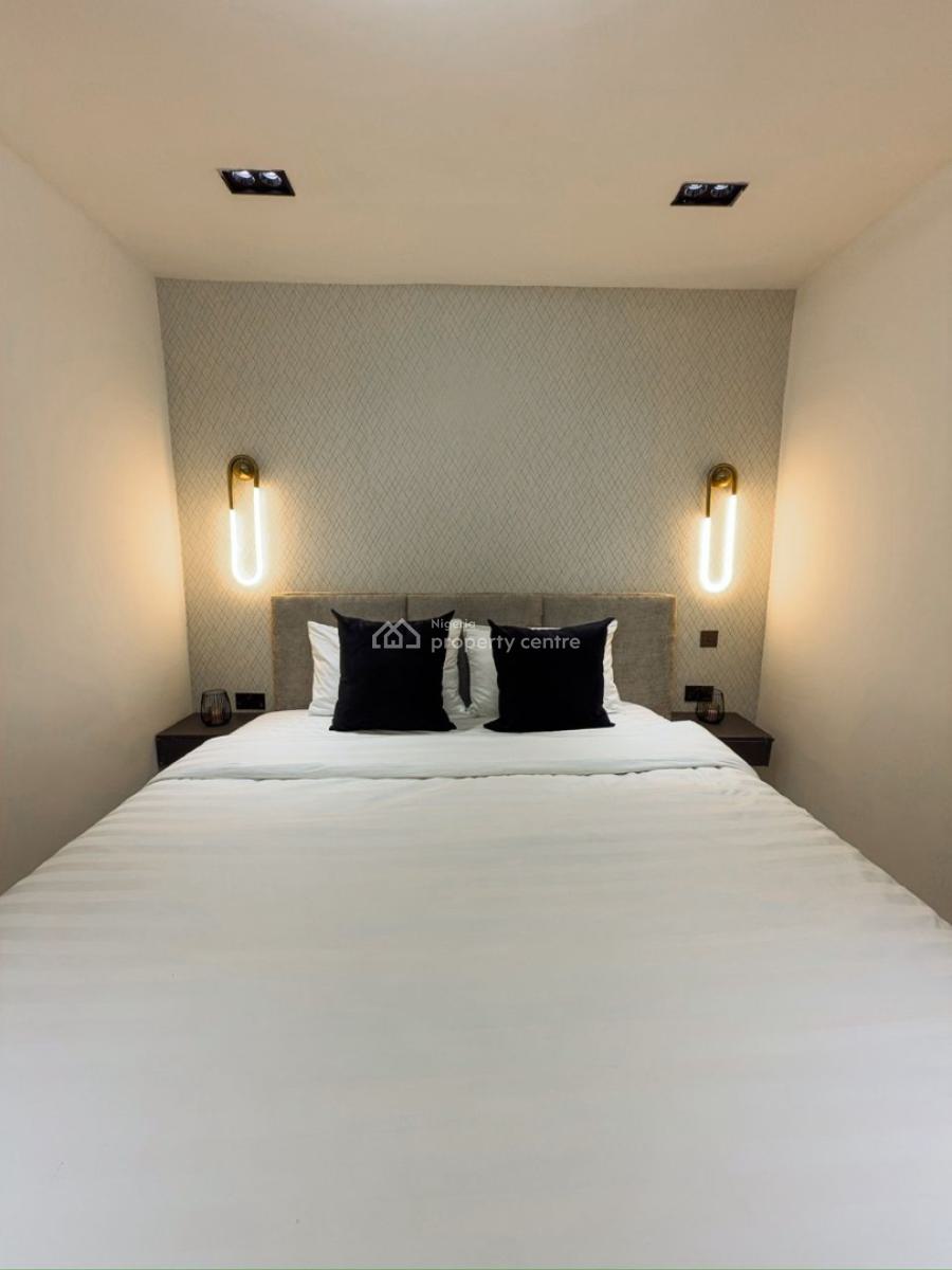 Comfortable 2 Bedrooms with Outdoor Jacuzzi, Off Lagoon School, Lekki Phase 1, Lekki, Lagos, Flat / Apartment Short Let