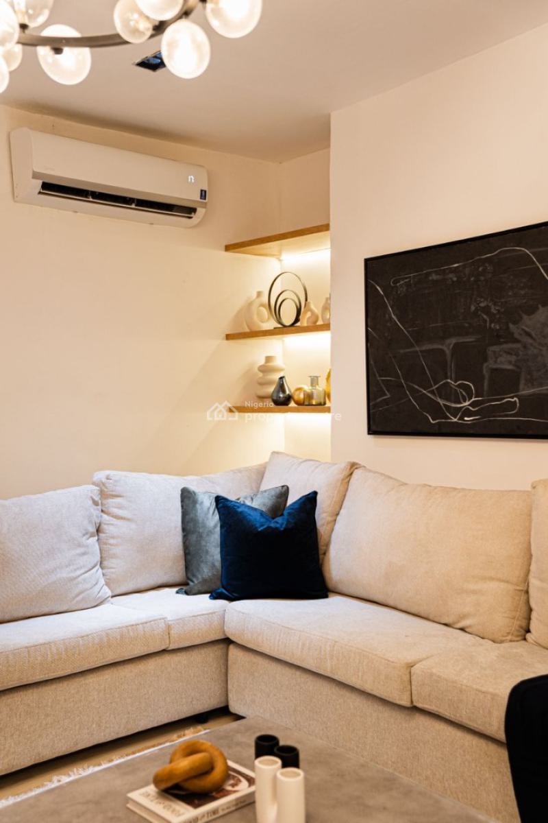 Comfortable 2 Bedrooms with Outdoor Jacuzzi, Off Lagoon School, Lekki Phase 1, Lekki, Lagos, Flat / Apartment Short Let
