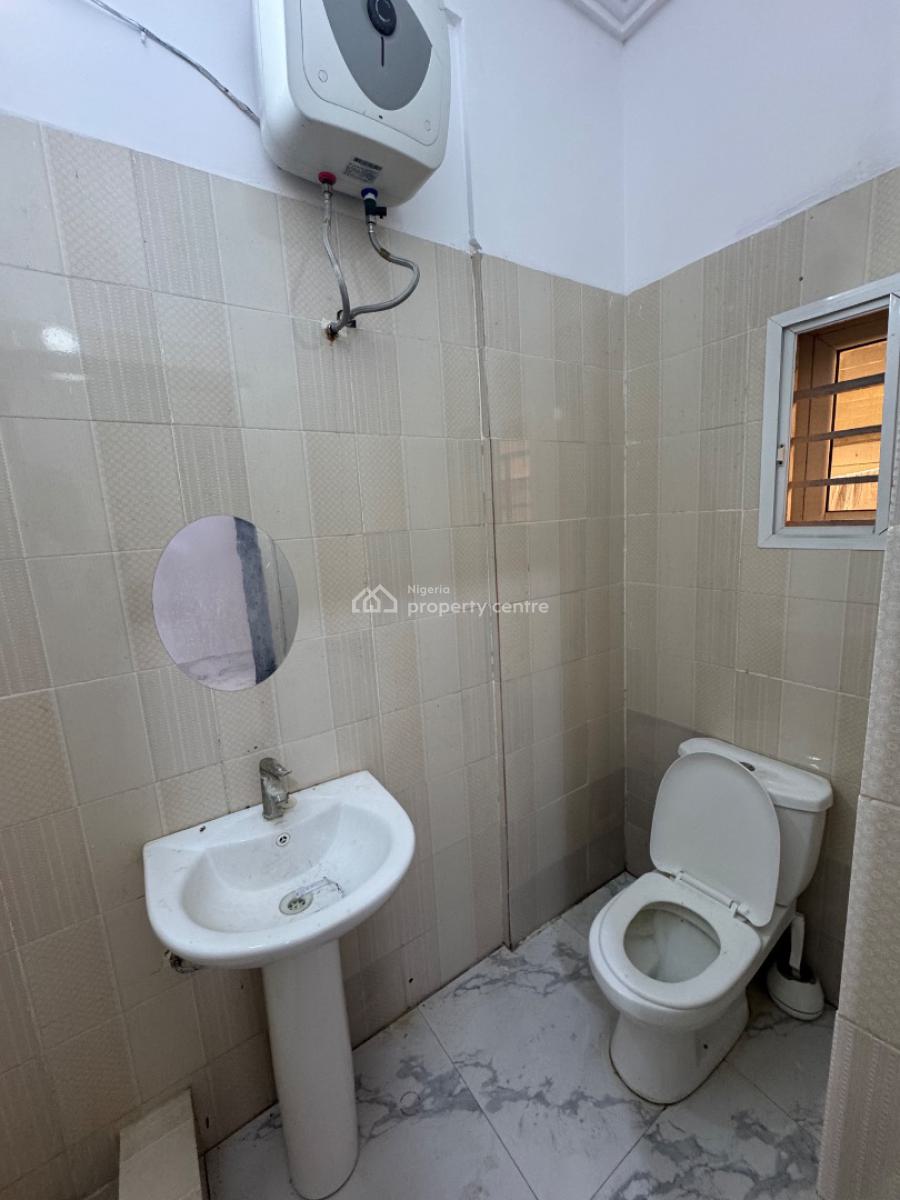 𝐌𝐀𝐈𝐍𝐓𝐀𝐈𝐍𝐄𝐃 𝐓𝐖𝐎 𝐁𝐄𝐃𝐑𝐎𝐎𝐌 𝐀𝐏𝐀𝐑𝐓𝐌𝐄𝐍𝐓, Lekki Phase 1, Lekki Phase 1, Lekki, Lagos, Flat / Apartment for Rent