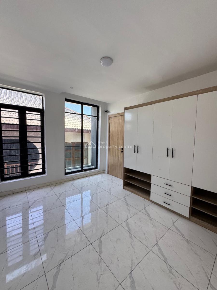 Spacious 2 Bedroom Apartment, Ikate, Lekki, Ikate Elegushi, Lekki, Lagos, Block of Flats for Sale
