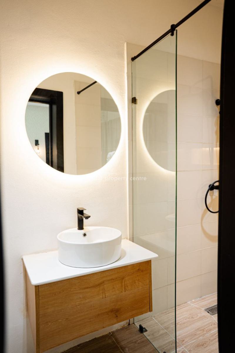 Cozy 2 Bedrooms with Outdoor Jacuzzi, Behind Dowen College, Lekki Phase 1, Lekki, Lagos, Flat / Apartment Short Let