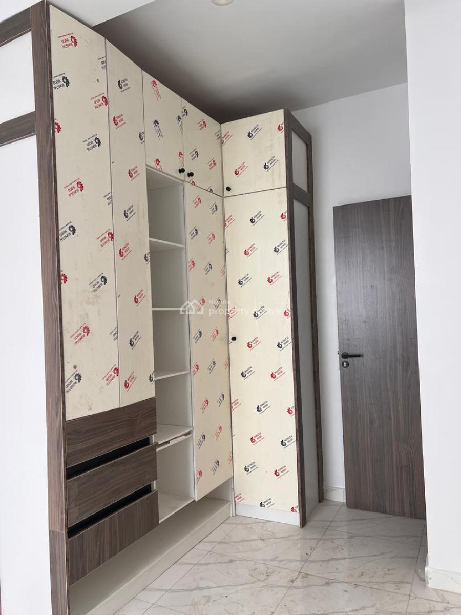 Ravishing 3 Bedroom Apartment with Elevator, Ravishing 3 Bedroom Apartment with Elevator in Lekki Phase 1, Lekki, Lagos, Flat / Apartment for Sale