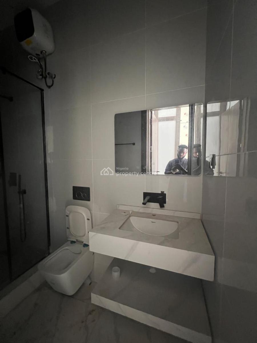 Ravishing 3 Bedroom Apartment with Elevator, Ravishing 3 Bedroom Apartment with Elevator in Lekki Phase 1, Lekki, Lagos, Flat / Apartment for Sale