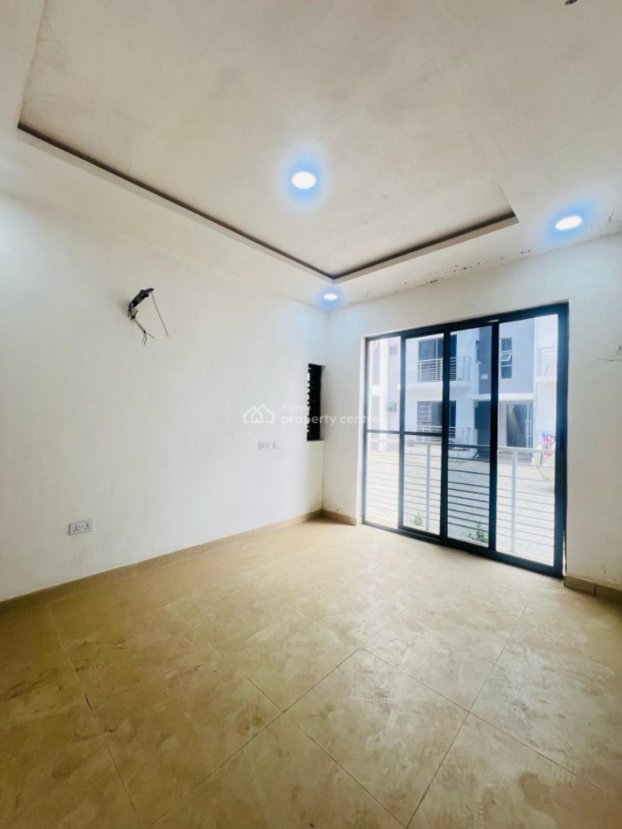 Breathtaking 3 Bedroom Apartment Plus Bq in a Gated Estate, Maryland, Lagos, Flat / Apartment for Sale