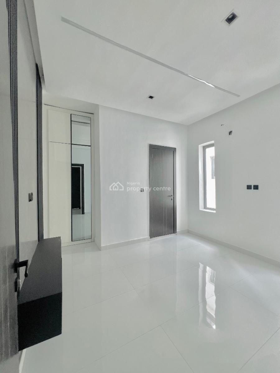 Spacious Family Home with a Beautiful Layout!, Ajah, Lagos, Detached Duplex for Sale