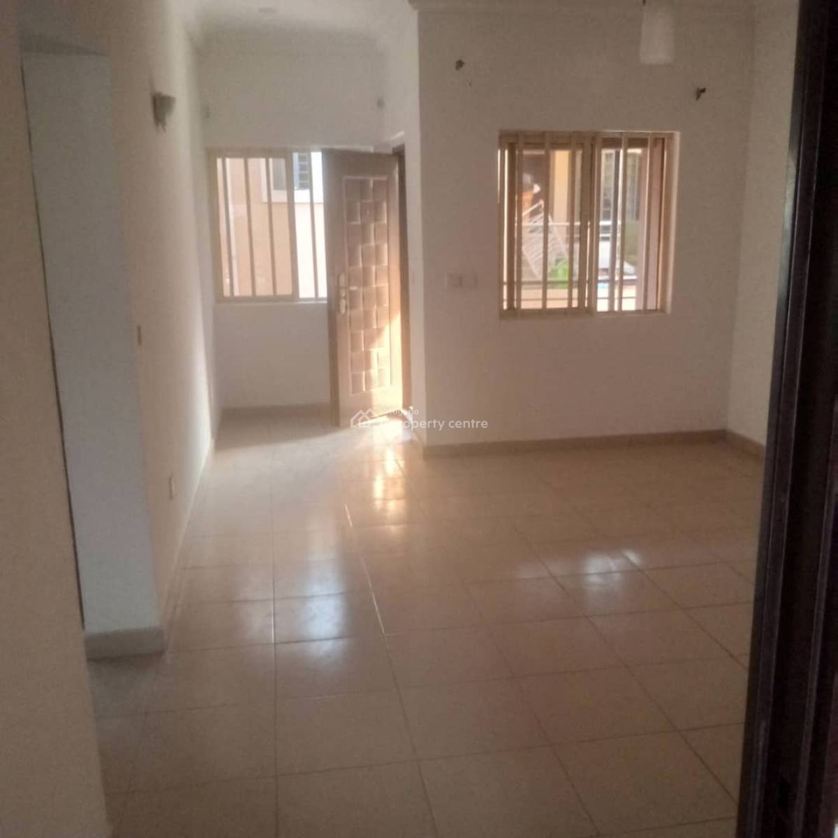 Big Bq for  in a Secured Estate Osapa London Lekk, Osapa, Lekki, Lagos, Flat / Apartment for Rent