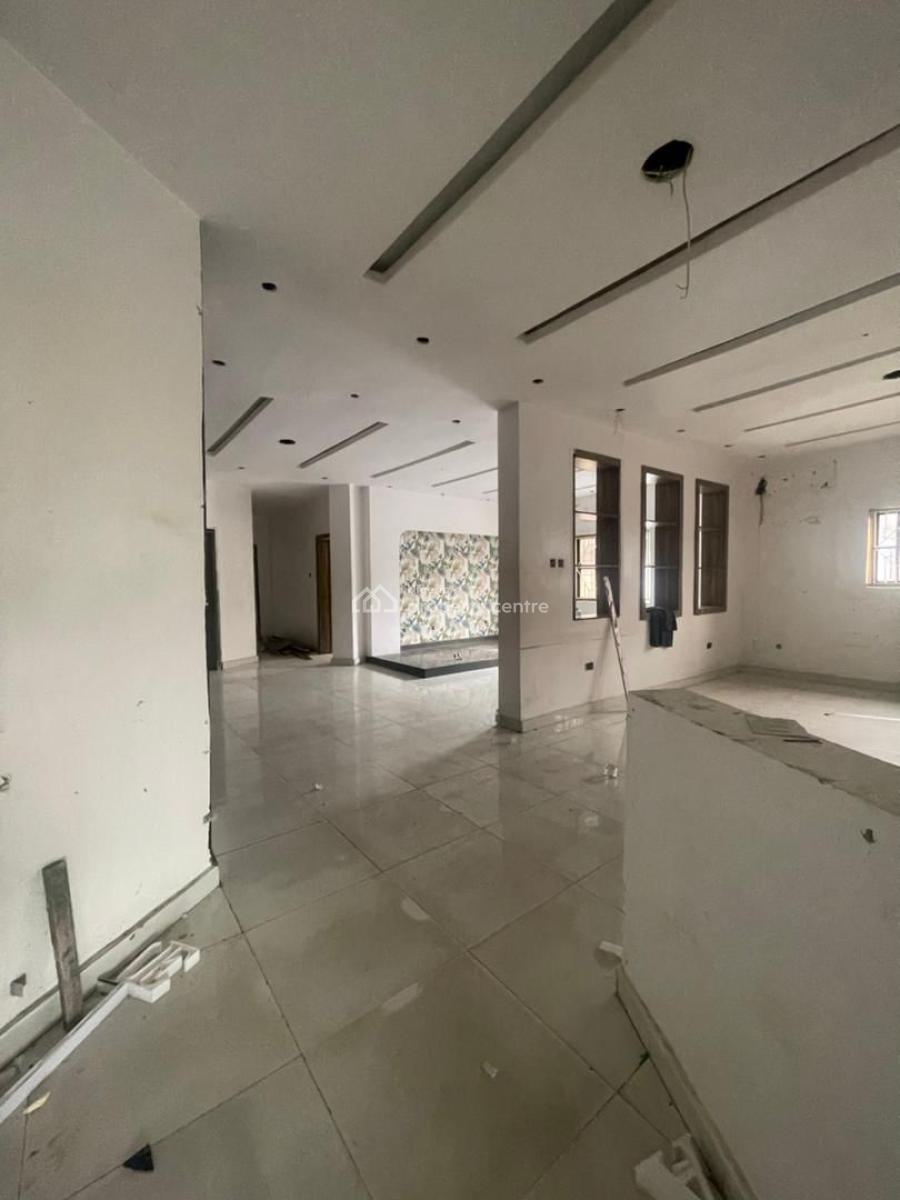 a Remarkable Four in One Shop on a Major Road in Lekki  Phase 1 Proper, Lekki Phase 1, Lekki, Lagos, Shop for Rent