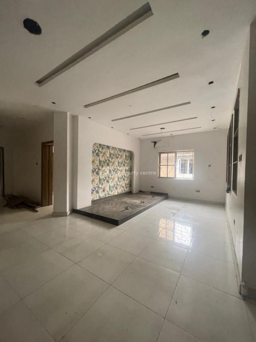 a Remarkable Four in One Shop on a Major Road in Lekki  Phase 1 Proper, Lekki Phase 1, Lekki, Lagos, Shop for Rent